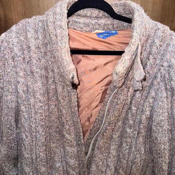 Ultra Chunky Cable knit Cardigan - Picture 4 of 12